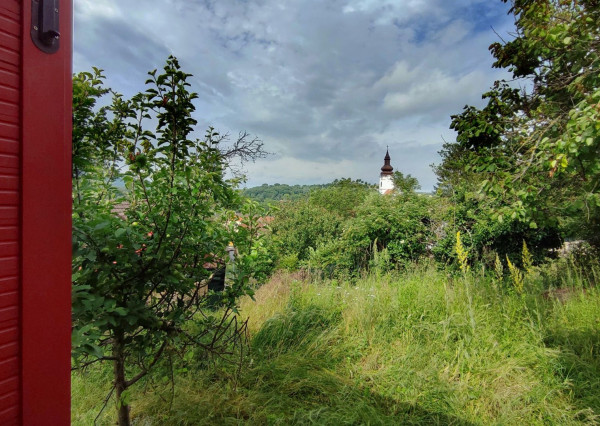 ELYZIA I ZÁHRADNÁ CHATA  s pozemkom priamo v Devíne, výhľad, (elektrika, voda kanalizácia) Lomnická, Bratislava- Devín